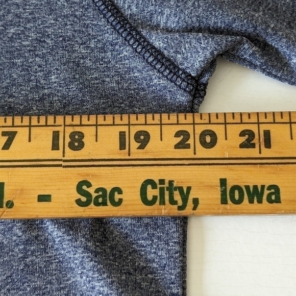 Michigan Wolverines Short Sleeve T-Shirt Men's Medium Polyester - Picture 6 of 7